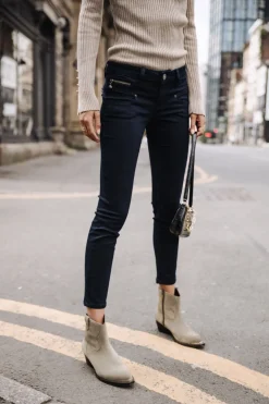 Alexa Cropped S-SDM