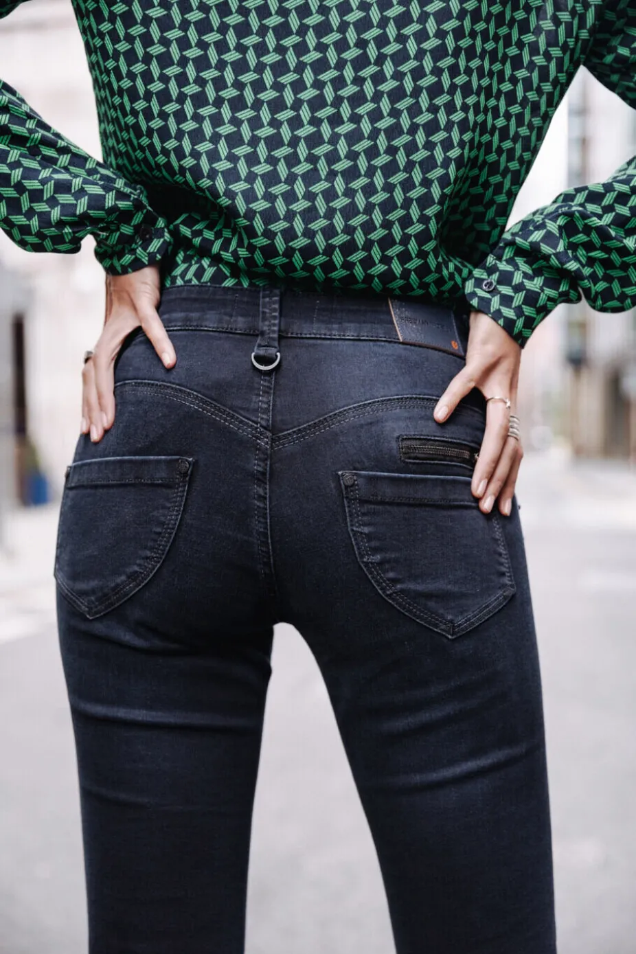 Alexa Cropped S-SDM