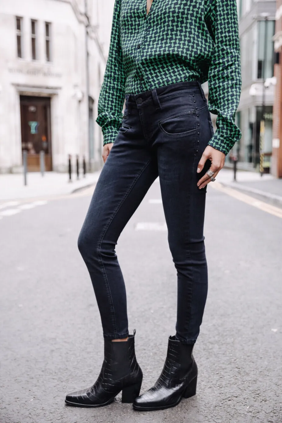 Alexa Cropped S-SDM
