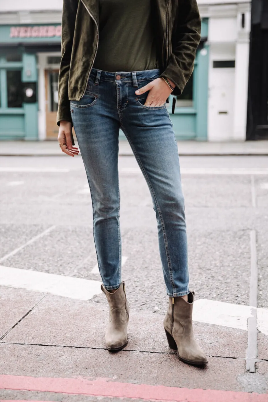 Alexa Cropped S-SDM