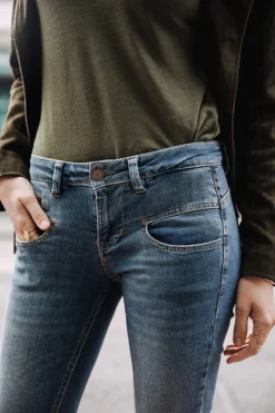 Alexa Cropped S-SDM
