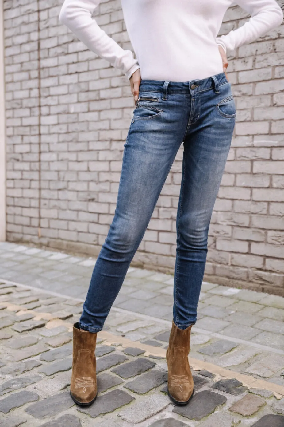 Alexa Cropped S-SDM