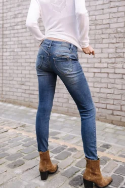 Alexa Cropped S-SDM