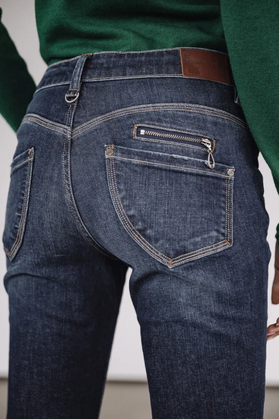 Alexa High Waist Cropped SDM