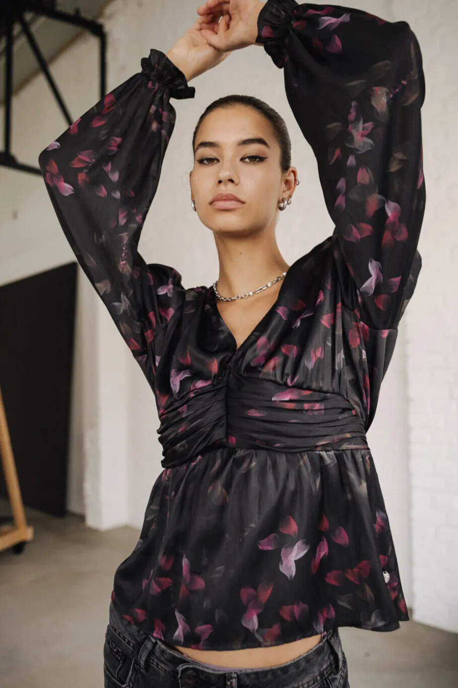Braia Black Roses
