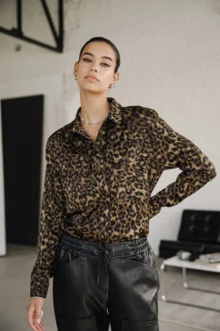 Corina Leopardo