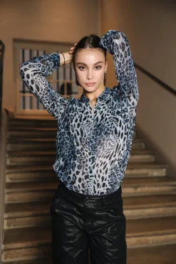 Cornelia Leo Blue