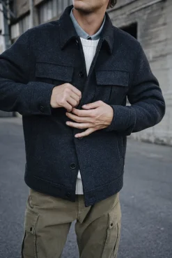 Izak Woolen