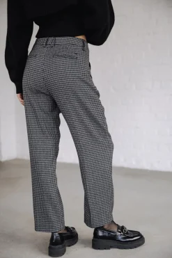 Loreta Eliott