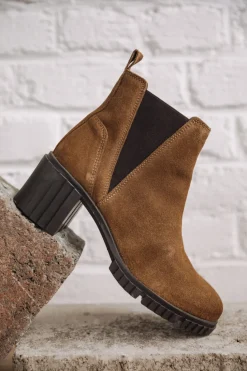 Nielsa Suede