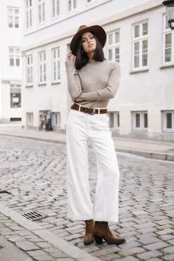 Nylia Veluto