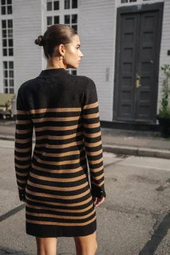 Reliane Stripes