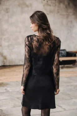 Ritania Lace