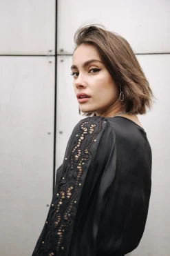 Roenie Lace