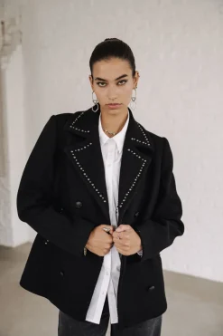 Veda Studs